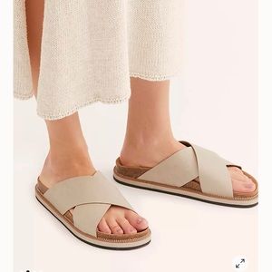 Free people “sidelines” footbed sandals/7 NWOT!